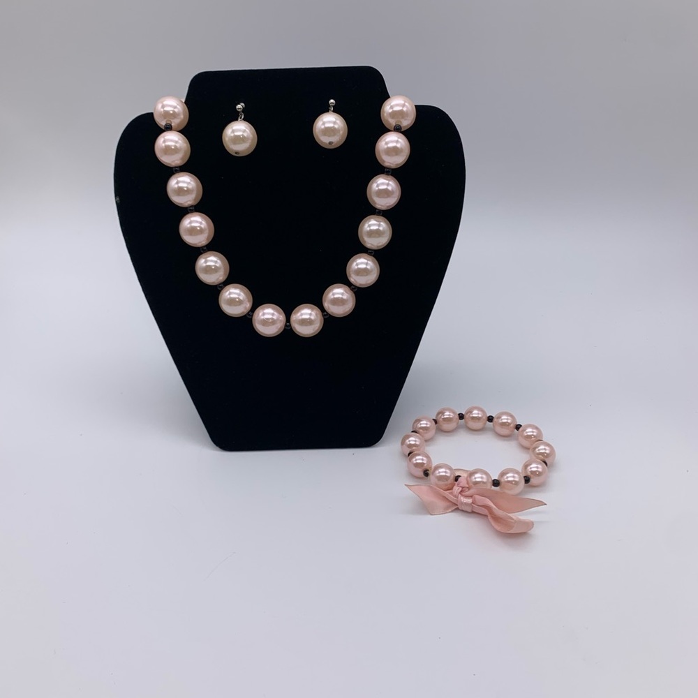 Large Light Pink Pearl Necklace W/ Stretchy Bracelet & Dangle Drop Earrings 17”